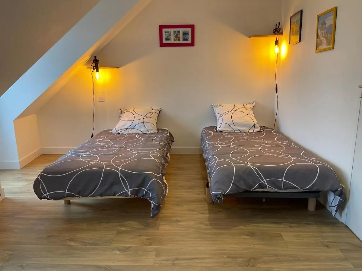 Plein Centre Auray - Grand Duplex 2 Chambres Avec Terrasse Ensoleillee 0*,  France