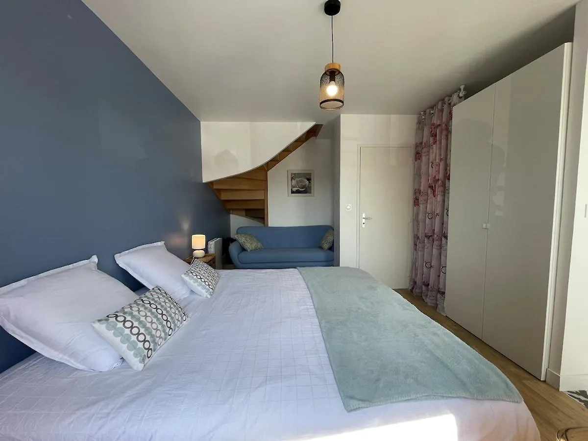 Plein Centre Auray - Grand Duplex 2 Chambres Avec Terrasse Ensoleillee