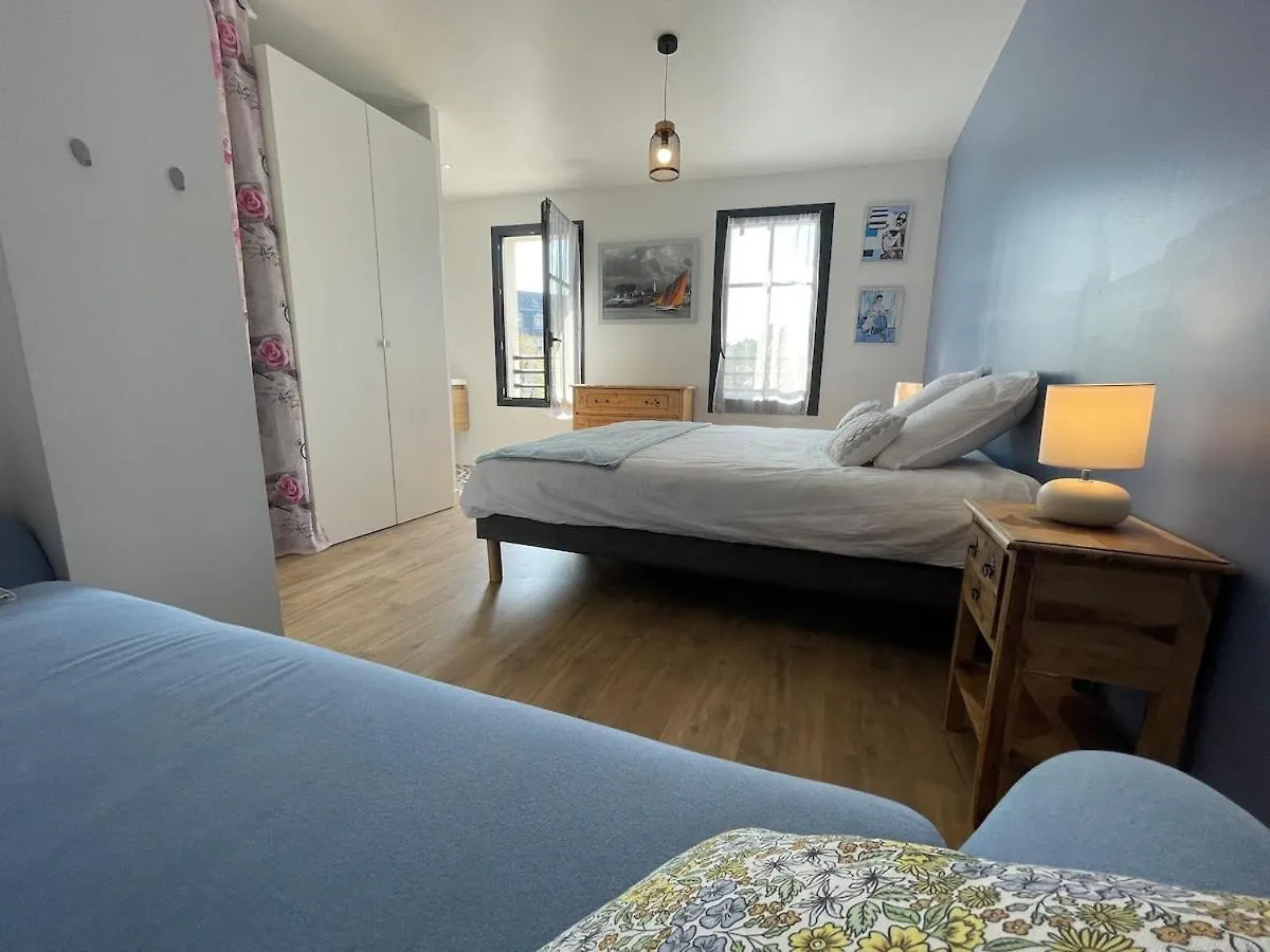 Plein Centre Auray - Grand Duplex 2 Chambres Avec Terrasse Ensoleillee Apartment