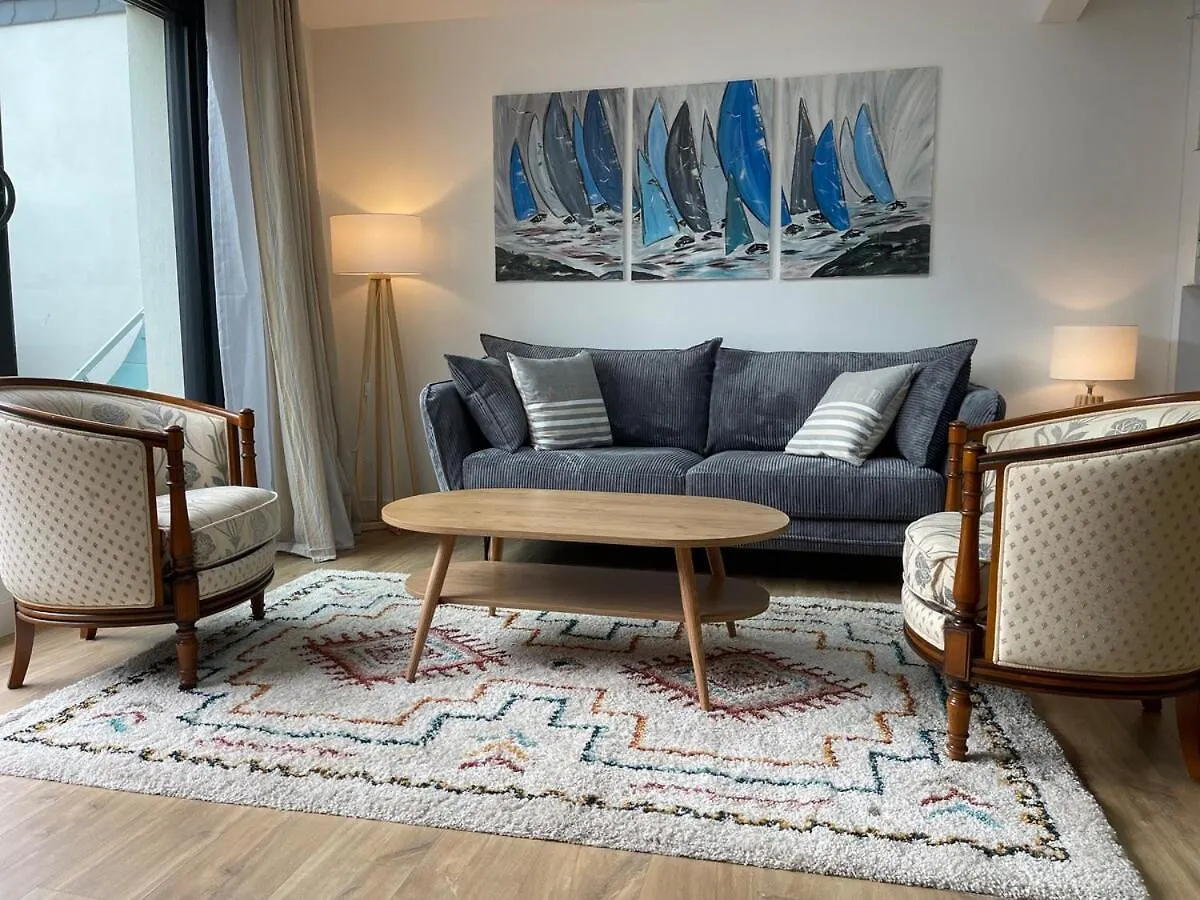 Plein Centre Auray - Grand Duplex 2 Chambres Avec Terrasse Ensoleillee